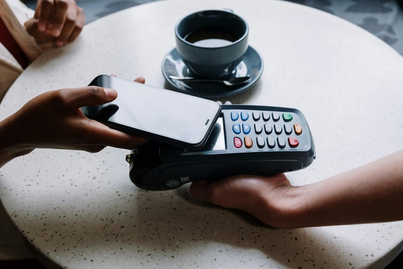How mobile payment solutions are reshaping the buyer experience featured image