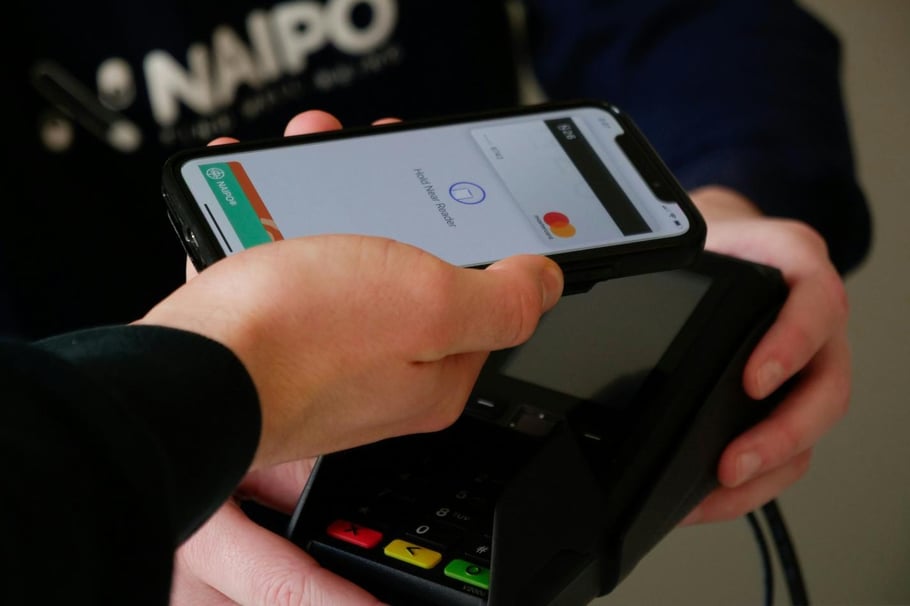 Overseas Payments: Traditional Banks vs. Fintech Solutions