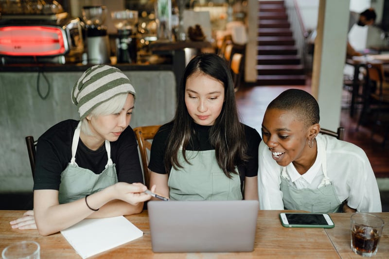 A beginner’s guide to small business payment processing featured image